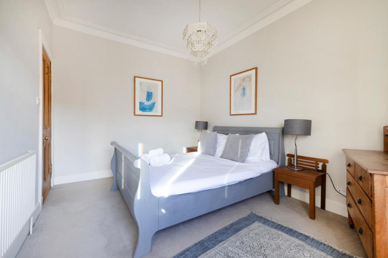 Joivy Old Town 1-Bed Apartment With Stunning Views Edinburg Exteriör bild