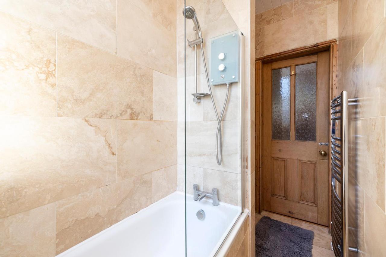 Joivy Old Town 1-Bed Apartment With Stunning Views Edinburg Exteriör bild