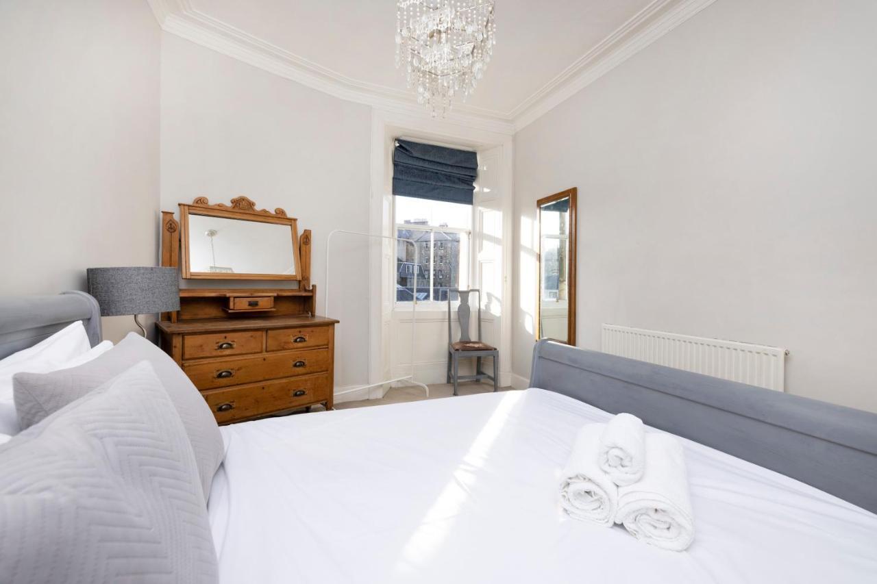 Joivy Old Town 1-Bed Apartment With Stunning Views Edinburg Exteriör bild